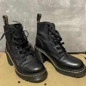 Dr.Marten’s Jesy boot